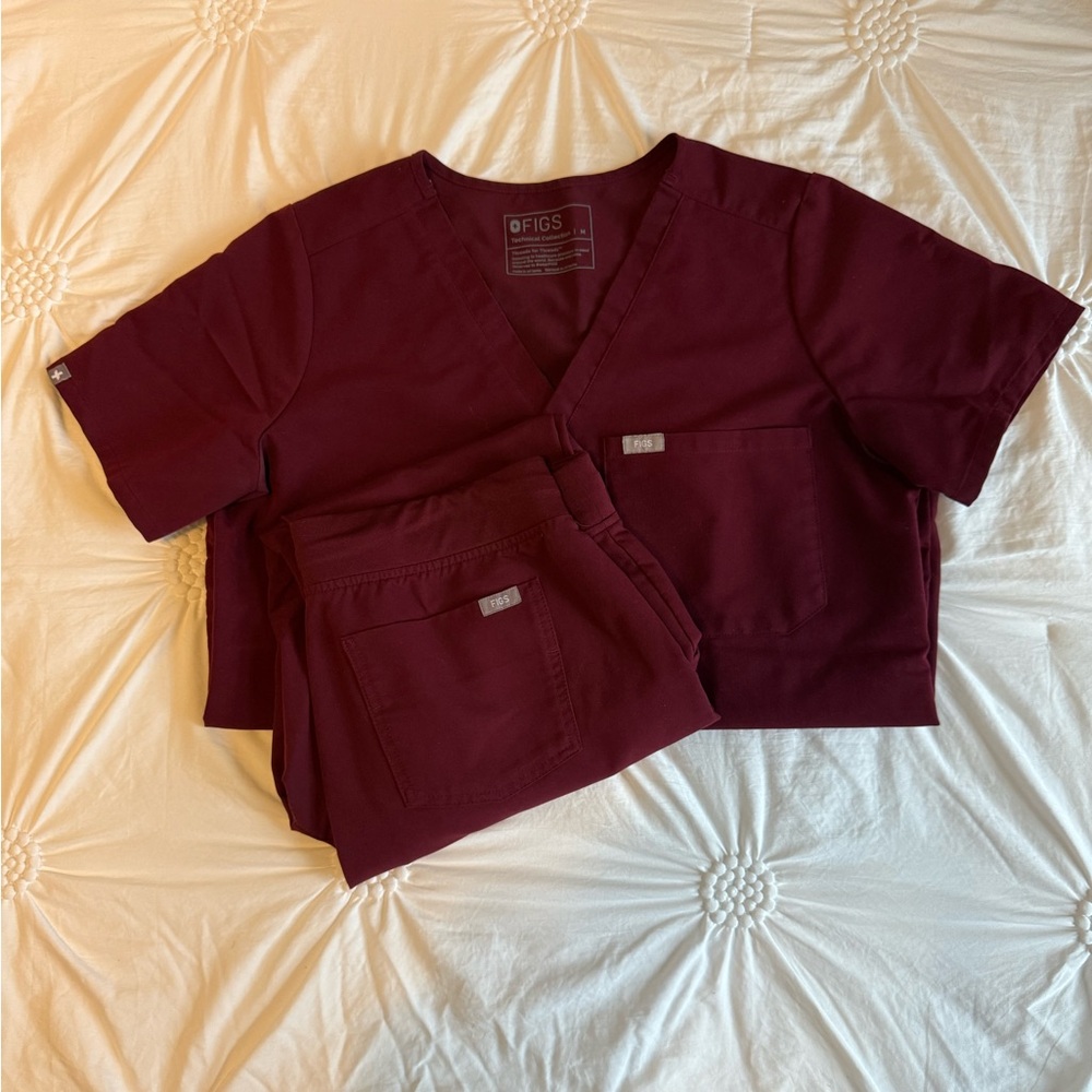 Figs maroon scrub set. Medium.